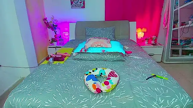 Kendralove31xxx online show from March 30, 2026, 2:46 am