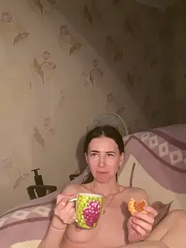 Snapshot of Starry_Siren chatting on February 25, 2026, 5:13 pm Starry Siren online show from February 25, 2026, 5:13 pm