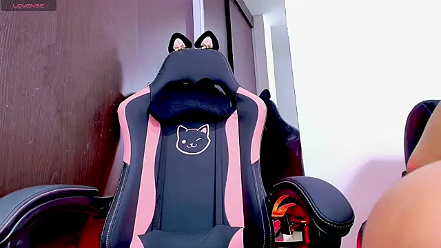 Brenda  gomez online show from December 17, 2024, 5:40 am