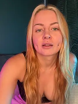 Snapshot of ObviouslyPeachy chatting on December 7, 2024, 12:51 pm ObviouslyPeachy online show from December 7, 2024, 12:51 pm