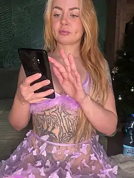 Snapshot of ObviouslyPeachy chatting on January 9, 2025, 1:56 pm ObviouslyPeachy online show from January 9, 2025, 1:56 pm