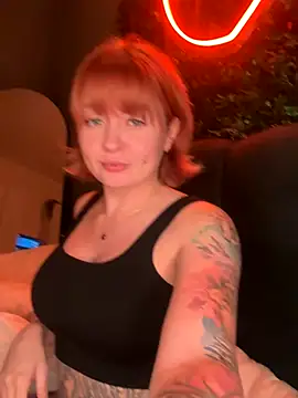 Snapshot of ObviouslyPeachy chatting on October 3, 2025, 7:59 pm ObviouslyPeachy online show from October 3, 2025, 7:59 pm