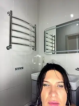 Snapshot of Party_Tune chatting on October 9, 2025, 11:00 am Party Tune online show from October 9, 2025, 11:00 am