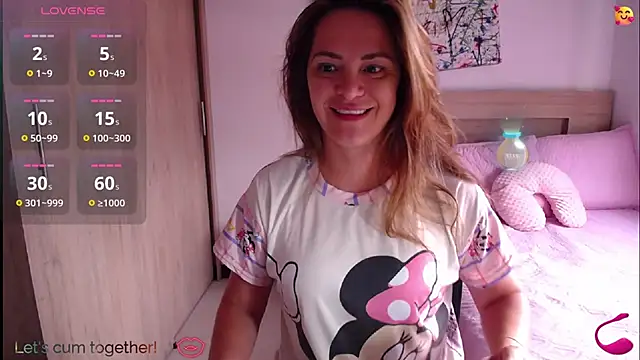 Snapshot of ParisW chatting on September 17, 2025, 12:40 pm ParisW online show from September 17, 2025, 12:40 pm