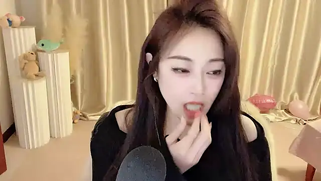 Daisy-77 online show from February 10, 2025, 6:24 pm
