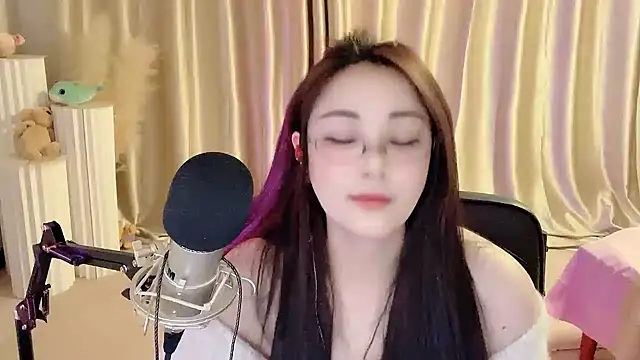 Daisy-77 online show from February 27, 2025, 10:20 pm