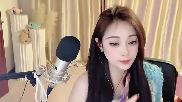 Daisy-77 online show from February 17, 2025, 9:21 pm