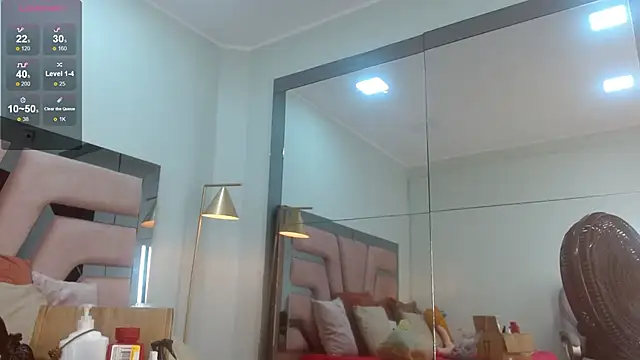 cintia hills online show from November 29, 2025, 3:50 am