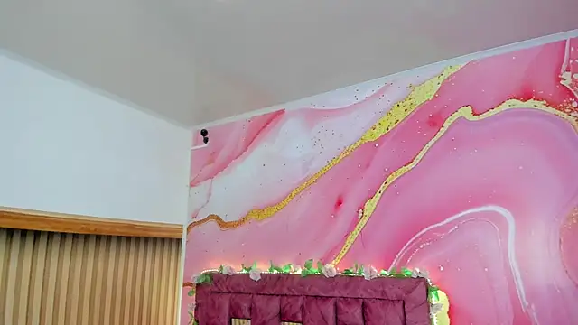 Daisy  rose online show from April 14, 2026, 3:00 am