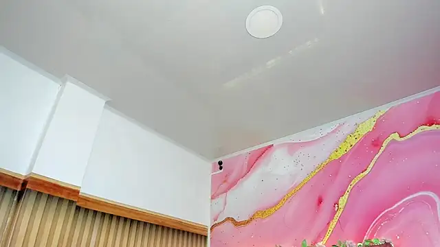 Daisy  rose online show from May 19, 2026, 3:02 am