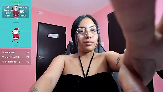 Snapshot of AlanaPetterson chatting on December 21, 2024, 4:25 pm AlanaPetterson online show from December 21, 2024, 4:25 pm
