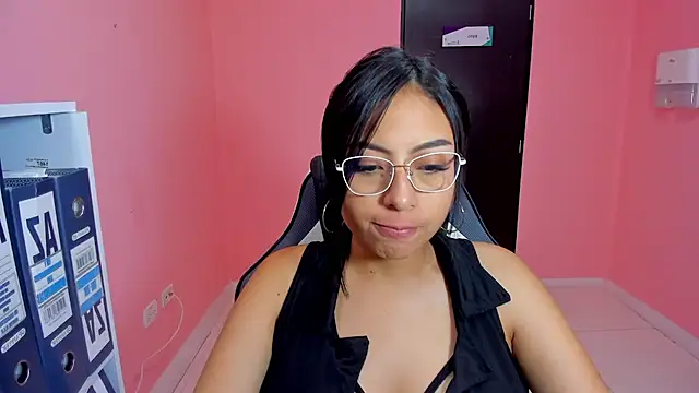 Snapshot of AlanaPetterson chatting on December 14, 2024, 12:55 pm AlanaPetterson online show from December 14, 2024, 12:55 pm