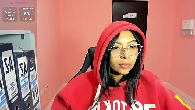 Snapshot of AlanaPetterson chatting on January 6, 2025, 1:41 pm AlanaPetterson online show from January 6, 2025, 1:41 pm