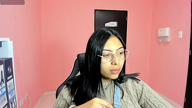 Snapshot of AlanaPetterson chatting on January 16, 2025, 2:19 pm AlanaPetterson online show from January 16, 2025, 2:19 pm