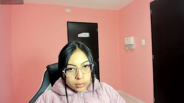 Snapshot of AlanaPetterson chatting on December 11, 2024, 12:34 pm AlanaPetterson online show from December 11, 2024, 12:34 pm