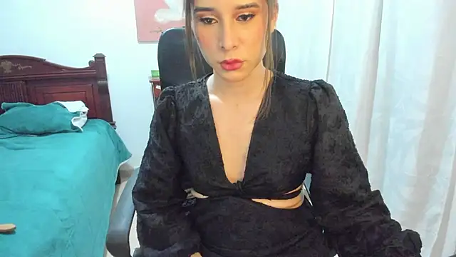 Snapshot of misstresbigcockts chatting on November 14, 2025, 10:30 am misstresbigcockts online show from November 14, 2025, 10:30 am