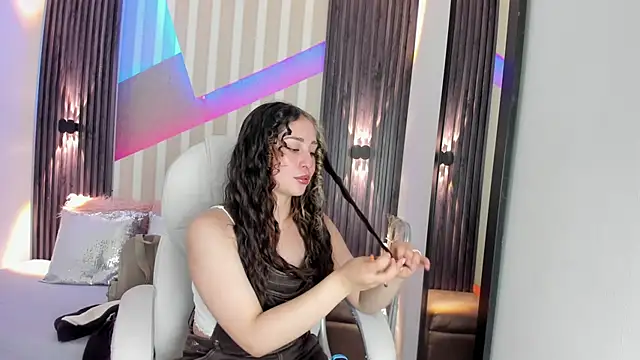 emily layton online show from October 15, 2025, 2:36 pm