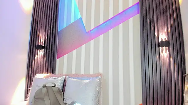 emily layton online show from October 7, 2025, 2:40 pm