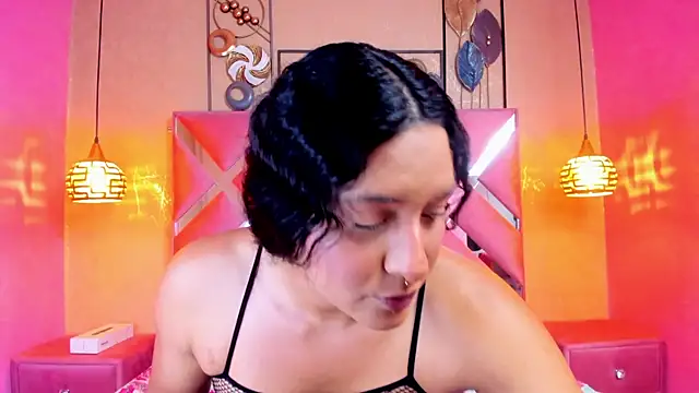 Alison Chan  online show from September 29, 2025, 2:44 pm