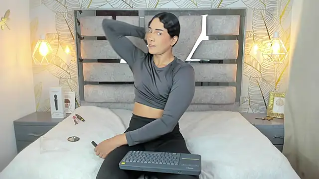 Alison Chan  online show from March 29, 2026, 9:27 pm