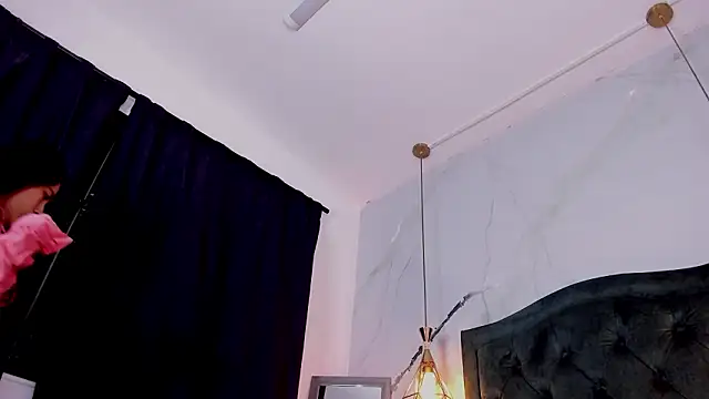 Snapshot of annyvans chatting on February 25, 2026, 11:32 am annyvans online show from February 25, 2026, 11:32 am