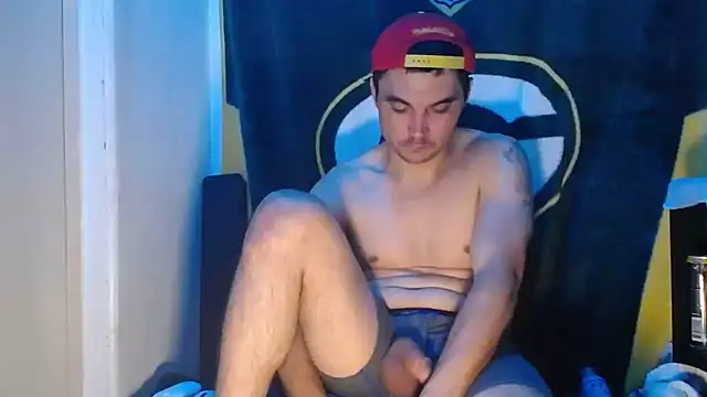 Snapshot of Apeezy14 chatting on January 7, 2025, 10:01 am Apeezy14 online show from January 7, 2025, 10:01 am