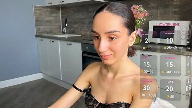 ElizabethElison online show from March 13, 2025, 9:32 am