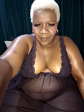 dirasweetlipsxx online show from May 7, 2026, 7:50 pm