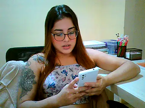 maliamiller online show from September 30, 2025, 12:05 am