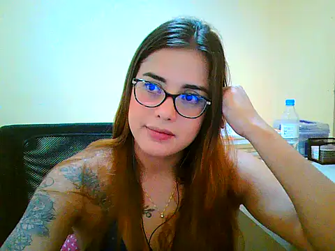 Snapshot of maliamiller chatting on February 13, 2026, 8:03 am maliamiller online show from February 13, 2026, 8:03 am