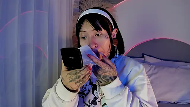 Snapshot of Evangeline_bell chatting on October 6, 2025, 11:55 am Evangeline bell online show from October 6, 2025, 11:55 am