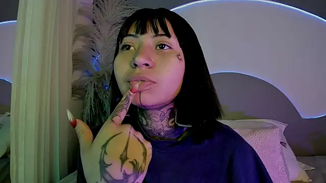 Snapshot of Evangeline_bell chatting on October 10, 2025, 12:06 pm Evangeline bell online show from October 10, 2025, 12:06 pm