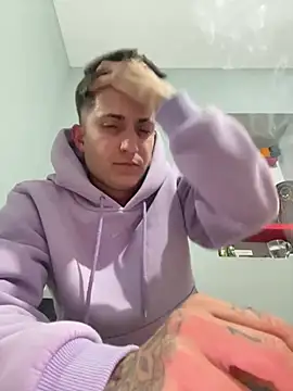 Snapshot of Imperial_10 chatting on March 22, 2025, 1:22 am Imperial 10 online show from March 22, 2025, 1:22 am