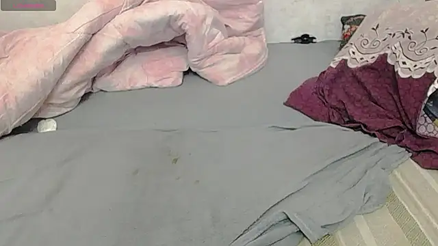 lisa Black00 online show from February 26, 2025, 5:46 am