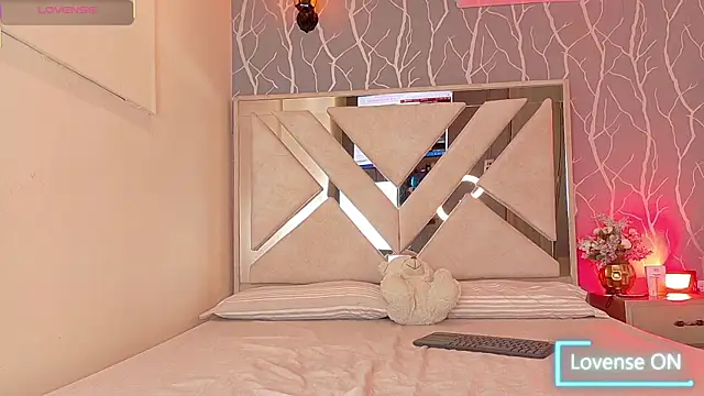 vanessa guzman2 online show from November 4, 2025, 12:31 pm