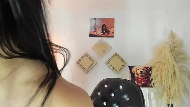 kattadoll online show from November 11, 2025, 9:42 pm