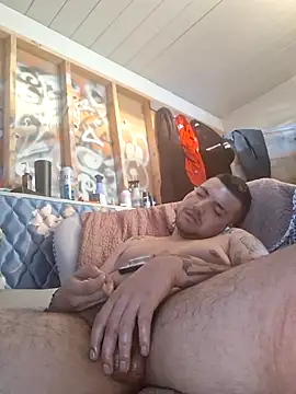 Snapshot of KeptupHack chatting on October 20, 2025, 12:13 am KeptupHack online show from October 20, 2025, 12:13 am