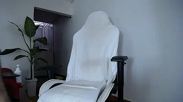 diamond black00 online show from November 8, 2025, 8:56 pm