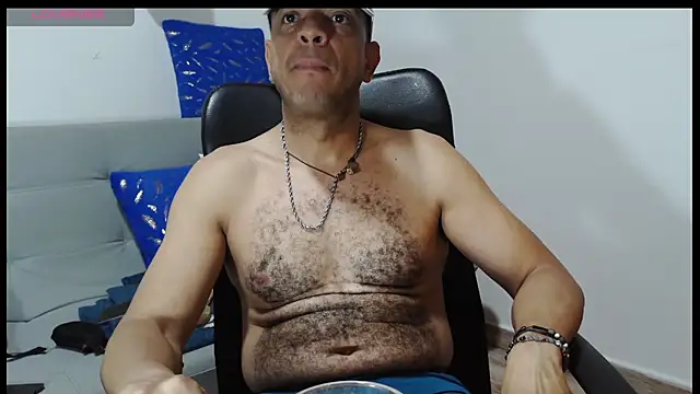 latinmartin73 online show from March 6, 2026, 1:55 am