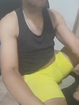 latinmartin73 online show from February 8, 2026, 2:48 pm