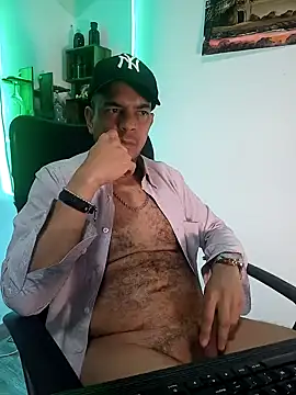 latinmartin73 online show from February 26, 2025, 3:03 am