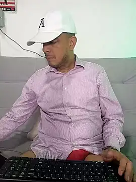 latinmartin73 online show from February 20, 2025, 1:03 am