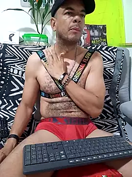 latinmartin73 online show from September 14, 2025, 2:39 pm