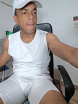 latinmartin73 online show from May 30, 2026, 5:03 am