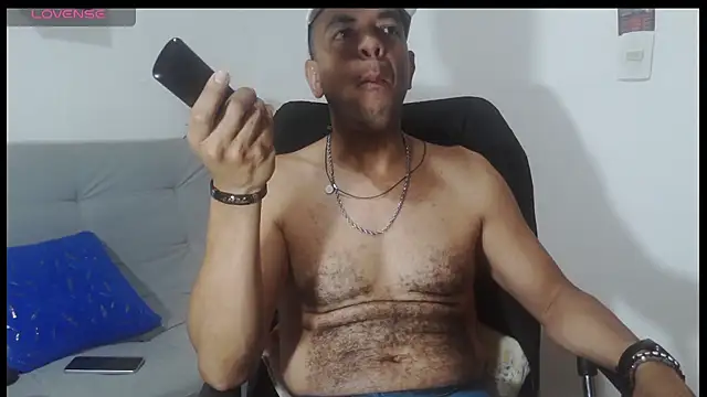 latinmartin73 online show from May 23, 2026, 1:15 am