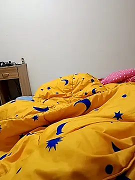 huzi518 online show from April 15, 2026, 7:58 pm