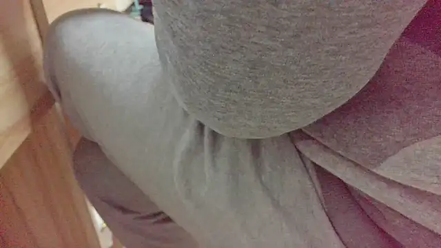 huzi518 online show from November 10, 2025, 7:41 pm