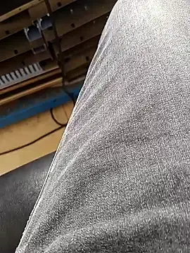 huzi518 online show from April 8, 2026, 7:21 am