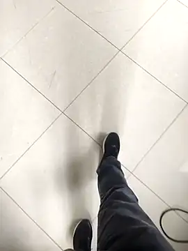 huzi518 online show from April 7, 2026, 8:05 am