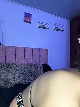 Snapshot of miakhalifaaa_ chatting on October 11, 2025, 8:43 pm miakhalifaaa  online show from October 11, 2025, 8:43 pm